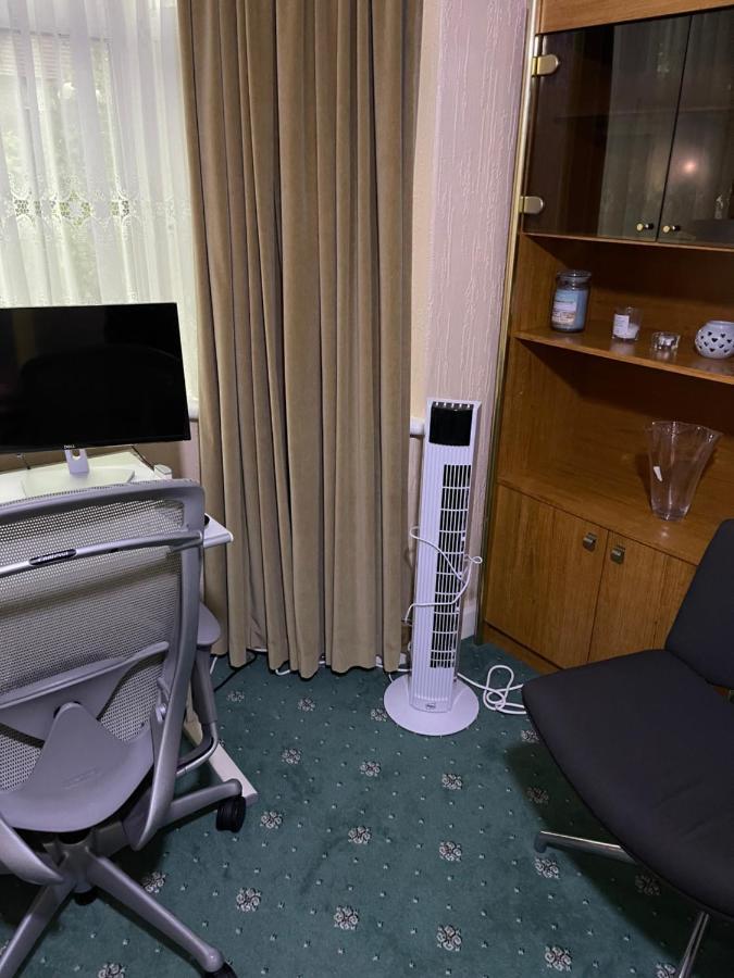 Room Canvey Island エクステリア 写真